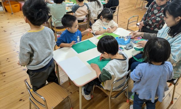 第一園　へびの凧作り　１月１５日