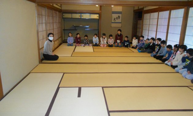 第一園　第二園　うめ組（５歳児）お茶会　２月２６日