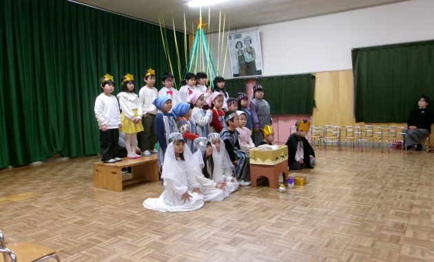 第二園　クリスマス礼拝・祝会　　12月17日